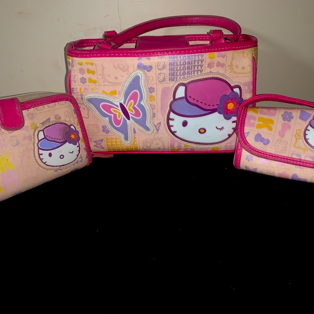 Hello Kitty Purse With Wallet and Sunglasses case💘💜
